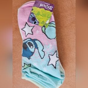Disney Stitch No-Shows 5 pair socks sz 4-10 NWT